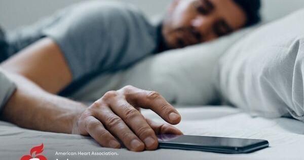 AHA新闻:美国许多拉美裔人睡眠不足，研究人员正试图了解原因